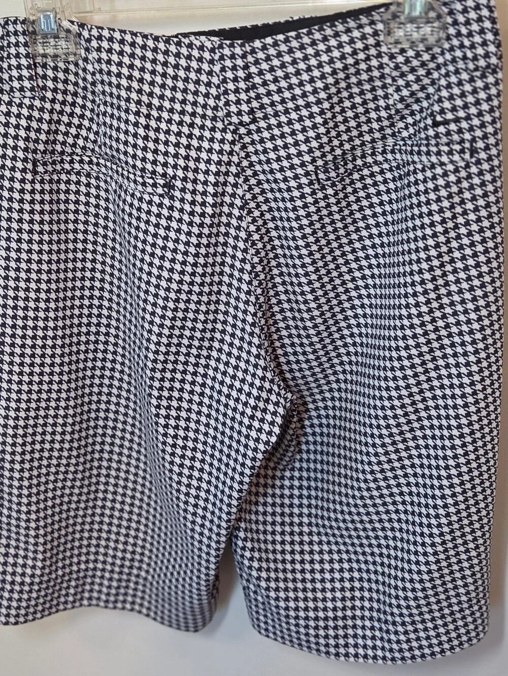 Nike Womens Golf Bermuda Shorts Size 8 Houndstooth Check Design Black & White